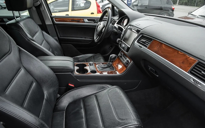 Volkswagen Touareg cena 59900 przebieg: 236800, rok produkcji 2010 z Oborniki Śląskie małe 436